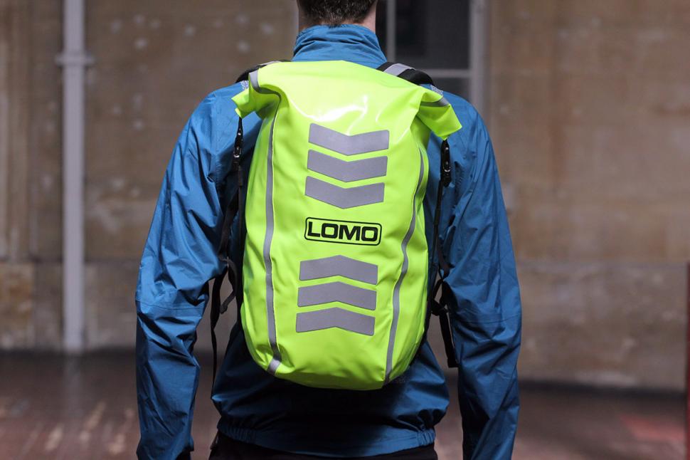 Review Lomo 30L High Visibility Backpack Dry Bag road.cc